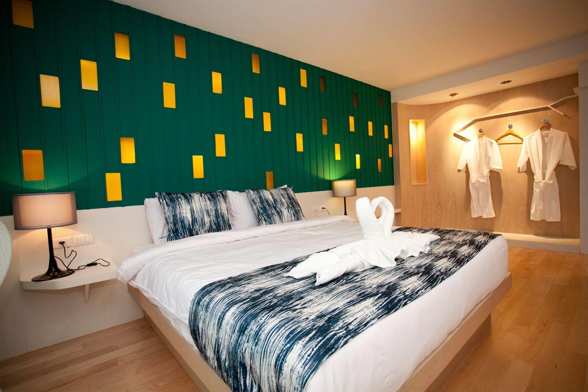 Sea Cono Boutique Hotel Phuket Bagian luar foto